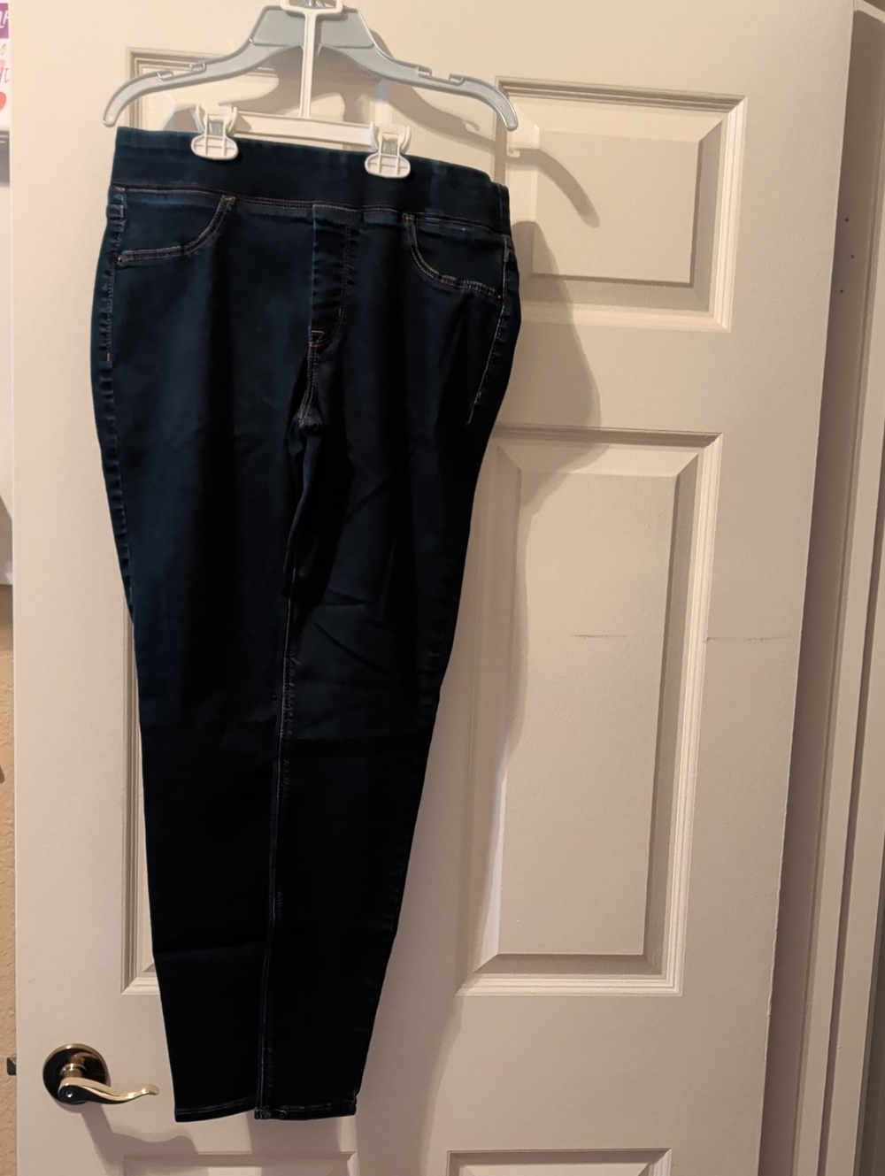 Old Navy Women’s Skinny Jeans in Dark Blue